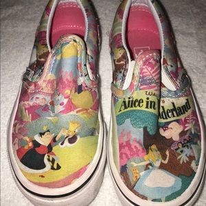 Alice In wonderland Vans 10.5 kids